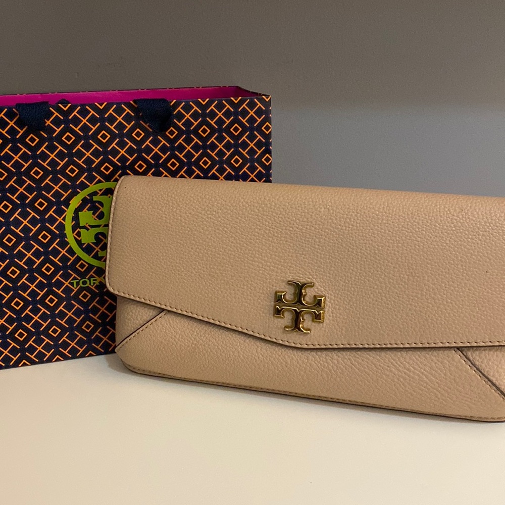 Tory burch wallet